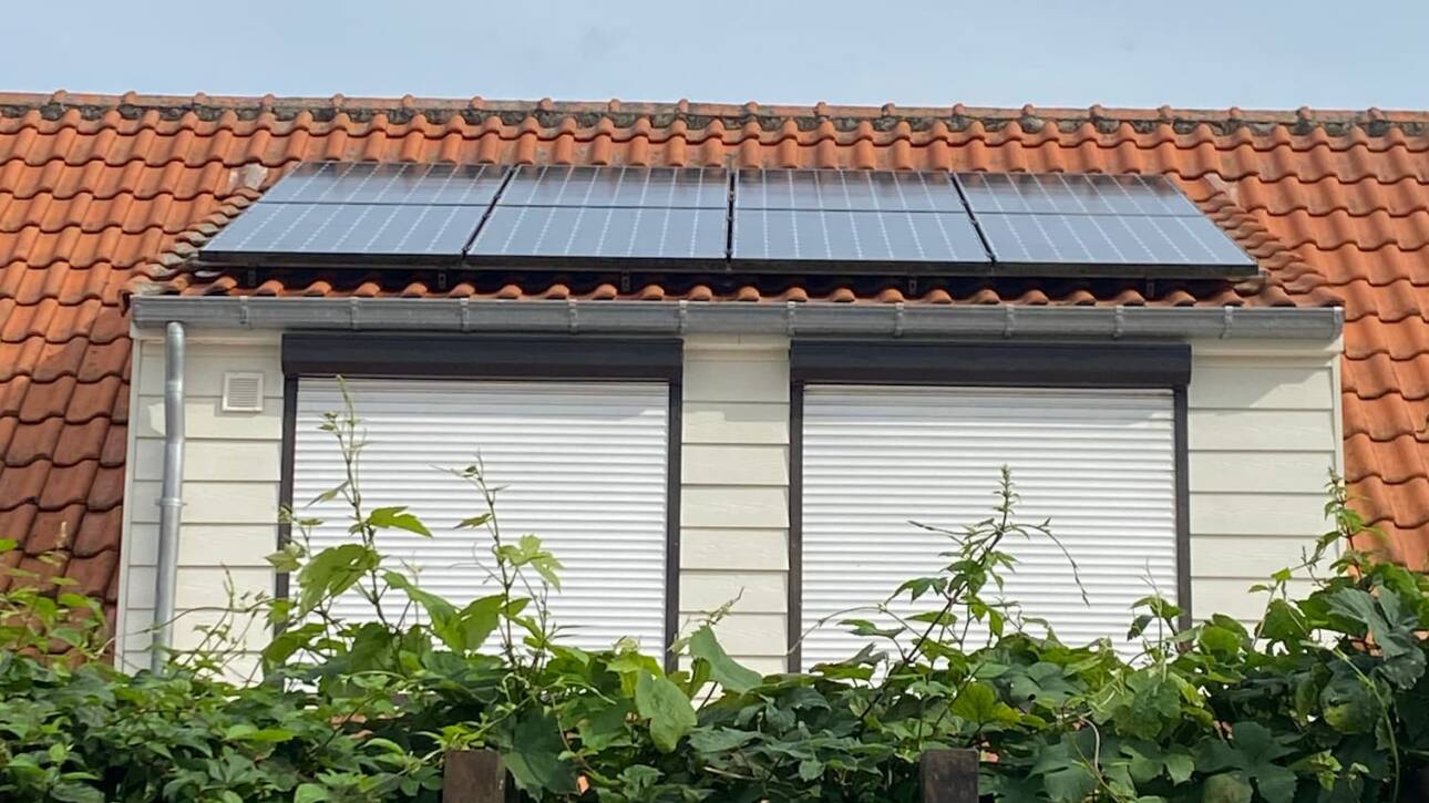 tevreden klant met review uit Holsbeek door gereinigde zonnepanelen met osmose filter