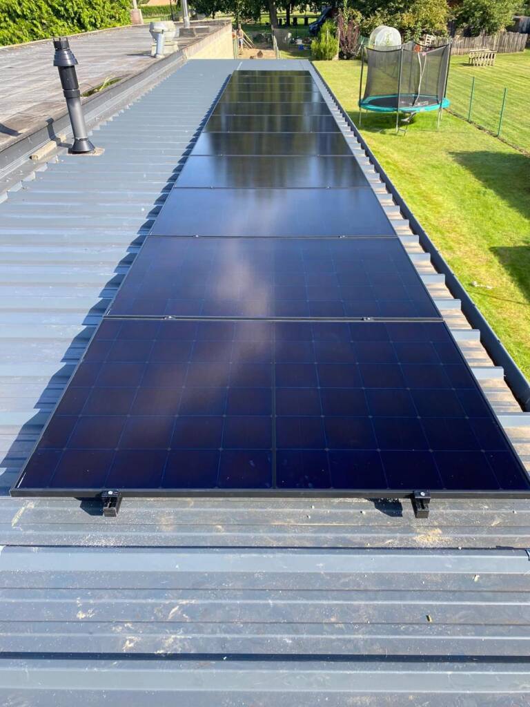 uitbreiding bestaande PV installatie met thuisbatterij en laadpaal en extra panelen op het plat dak